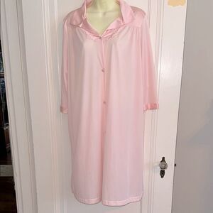 Vanity Fair Pink Nylon Short Robe  with 3/4 sleeves with Floral embellishments